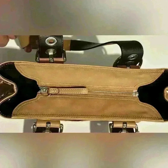 A vintage tan Coach camel leather soho bag./tote bag. - Picture 8 of 12